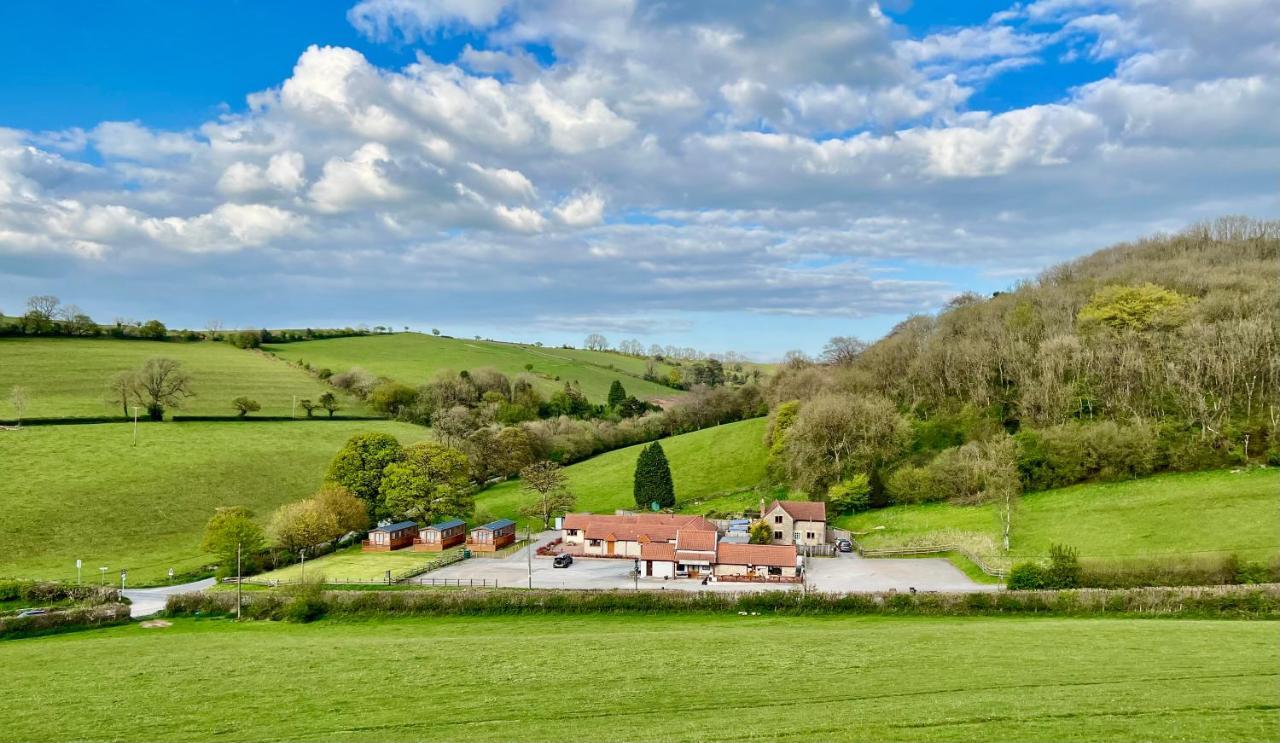Lillypool Farm Hotel Shipham ภายนอก รูปภาพ