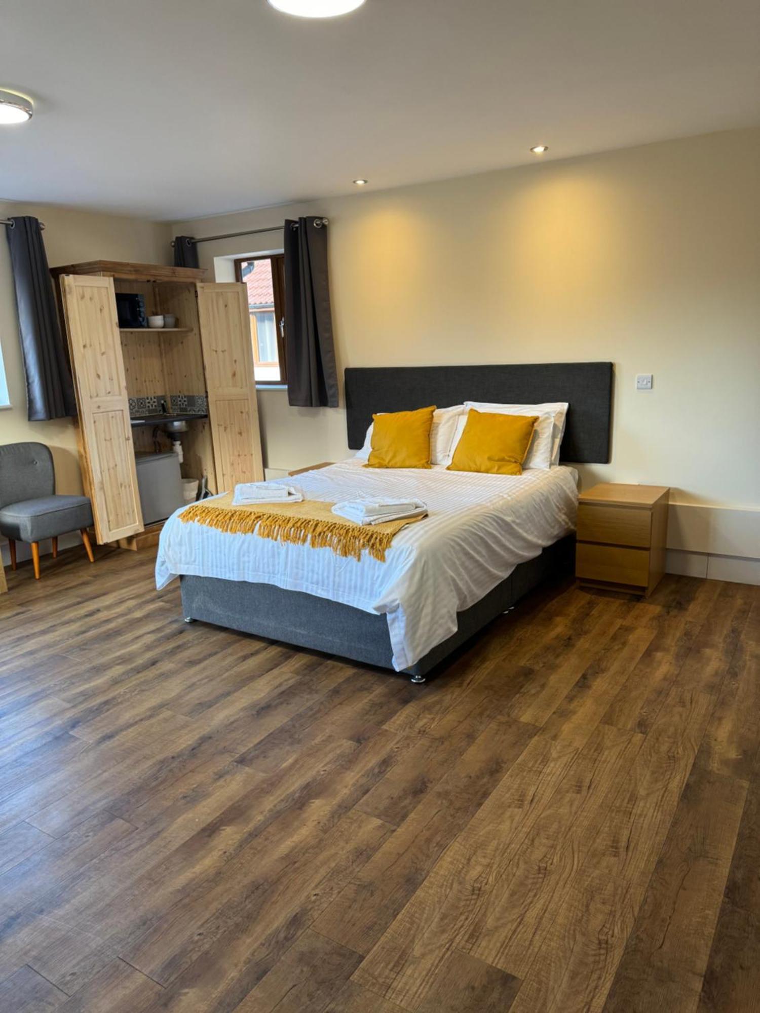 Lillypool Farm Hotel Shipham ภายนอก รูปภาพ